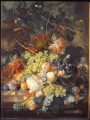 Klassisches Stillleben von Früchten, die in einem Korb aufgehäuft wurden Jan van Huysum